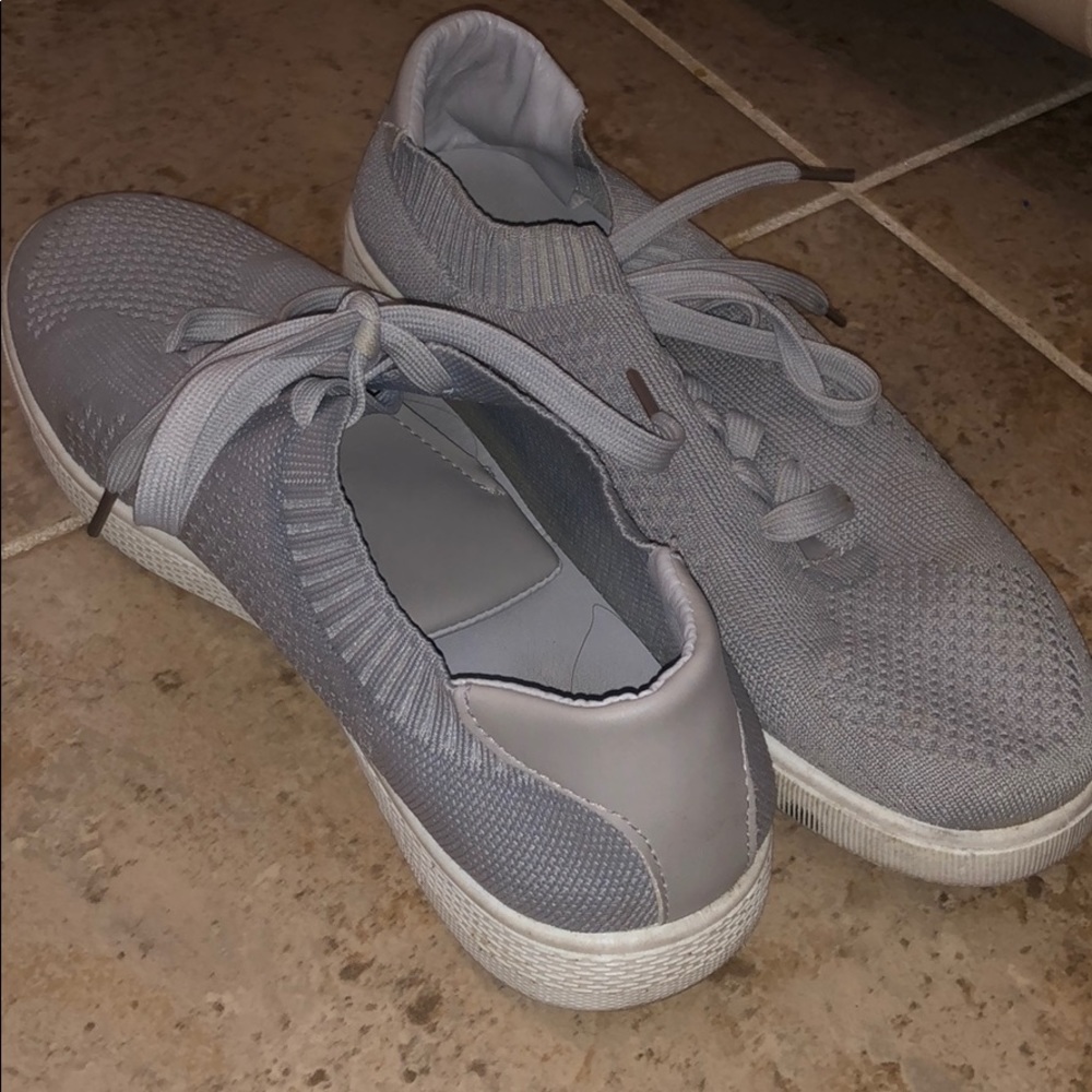 Refresh Sneakers View 2